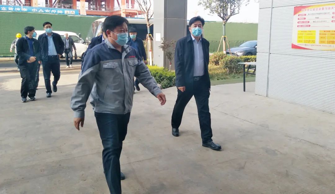 市委領(lǐng)導(dǎo)蒞臨佳潔寶集團公司指導(dǎo)工作