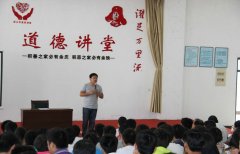 佳潔寶濾器總經(jīng)理受邀到河南機(jī)電高專學(xué)校做報(bào)告講座